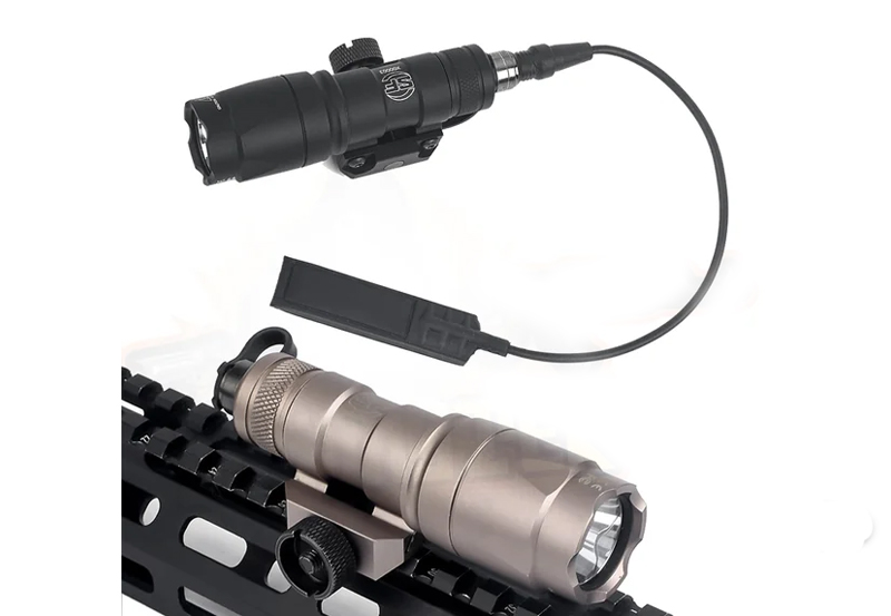 Đèn pin Surefire M300